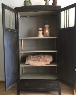 Verkocht Kledingkast
